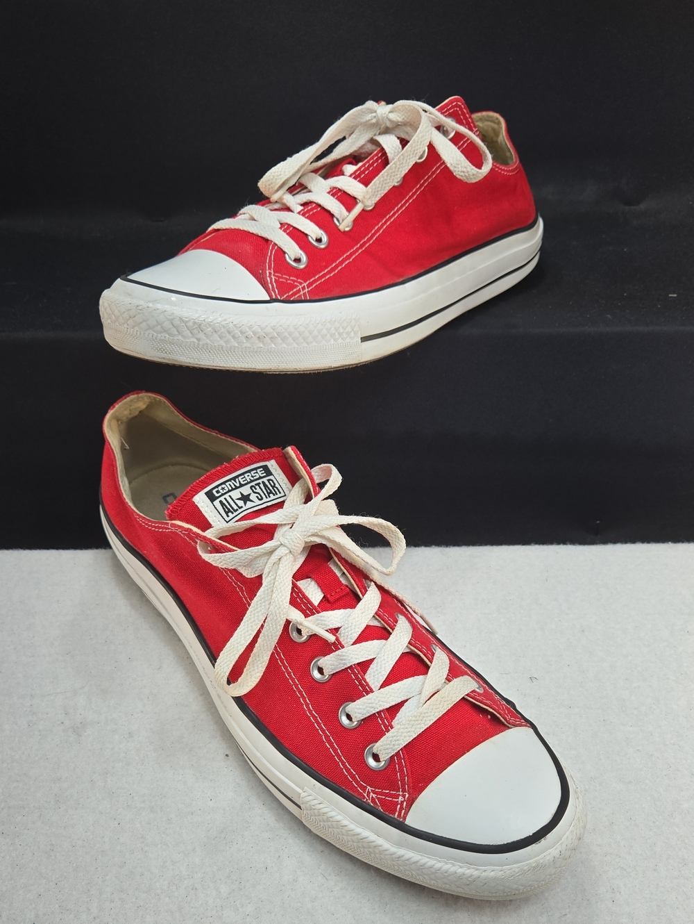 Converse Chuck Taylor All Star Ox (Low Top) Red Sneakers. X9696